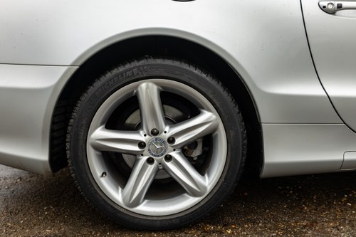 2003 Mercedes-Benz R230 SL500 à venda (imagem 41 de 253)