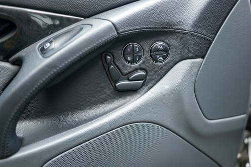 2003 Mercedes-Benz R230 SL500 à venda (imagem 86 de 253)