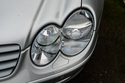 2003 Mercedes-Benz R230 SL500 à venda (imagem 130 de 253)