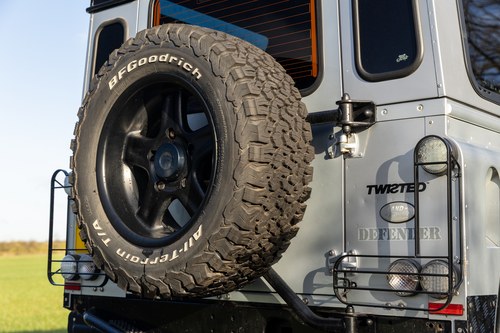 2011 Land Rover Defender 90 by Twisted In vendita (immagine 100 di 199)