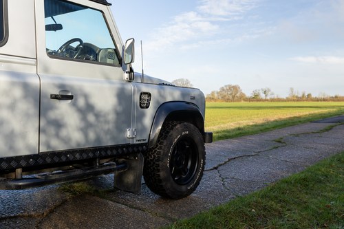 2011 Land Rover Defender 90 by Twisted In vendita (immagine 128 di 199)