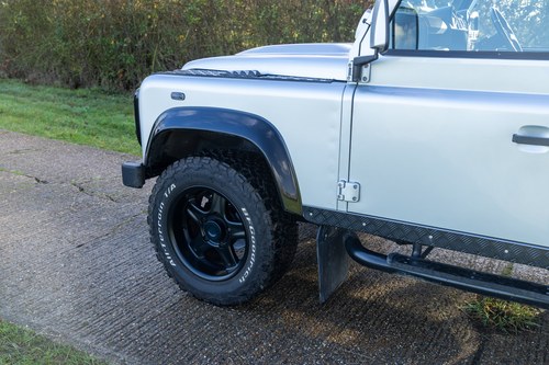 2011 Land Rover Defender 90 by Twisted In vendita (immagine 143 di 199)