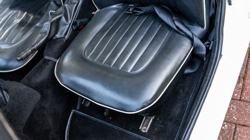 1967 Triumph TR4A IRS Surrey Top In vendita (immagine 59 di 252)