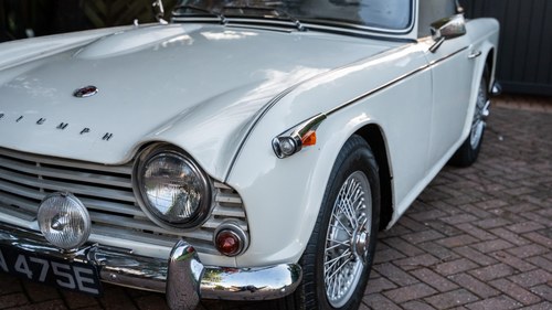 1967 Triumph TR4A IRS Surrey Top In vendita (immagine 103 di 252)