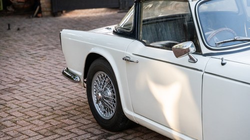 1967 Triumph TR4A IRS Surrey Top In vendita (immagine 109 di 252)