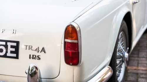 1967 Triumph TR4A IRS Surrey Top In vendita (immagine 133 di 252)