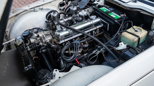 1967 Triumph TR4A IRS Surrey Top In vendita (immagine 205 di 252)