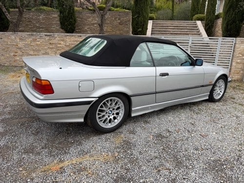 1998 BMW 328i Cabriolet E36 For Sale (picture 11 of 46)