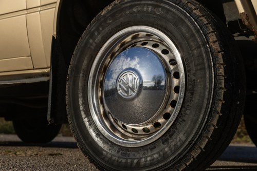 1986 Volkswagen T25 Caravelle GL zum Verkauf (Bild 23 von 236)