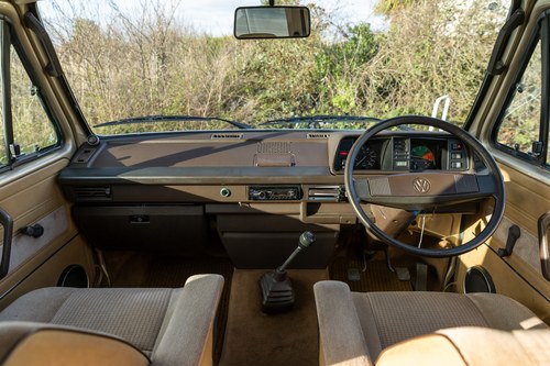 1986 Volkswagen T25 Caravelle GL zum Verkauf (Bild 34 von 236)