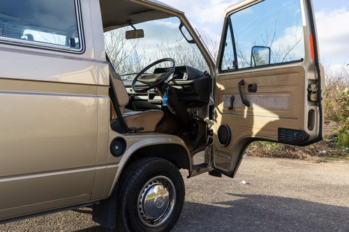 1986 Volkswagen T25 Caravelle GL zum Verkauf (Bild 46 von 236)
