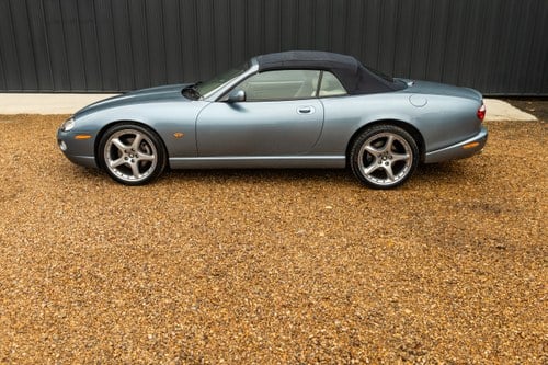 2004 Jaguar XK8 Convertible For Sale (picture 2 of 314)