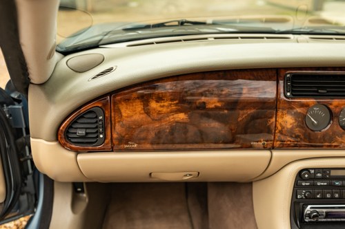 2004 Jaguar XK8 Convertible For Sale (picture 106 of 314)