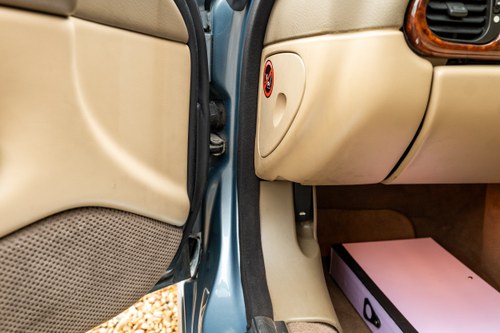 2004 Jaguar XK8 Convertible For Sale (picture 148 of 314)