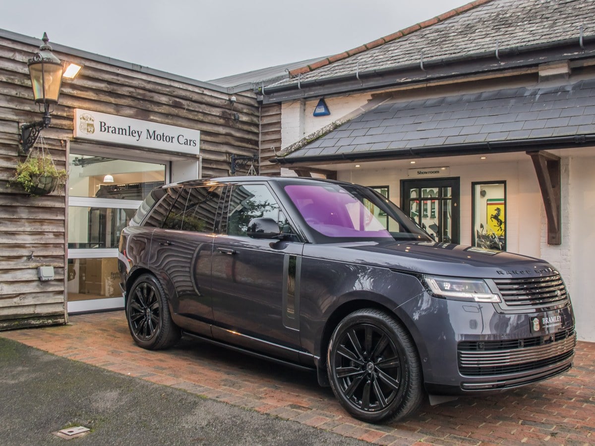 23 Land Rov Range Rover Gray 2023 Land Rover Range Rover amethyst-grey-purple Manual Volante a la ...