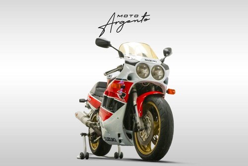 1990 Suzuki GSX R 750 À venda