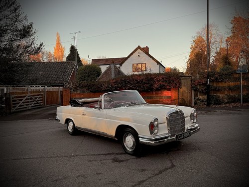 1965 Mercedes-Benz 220SEB Cabriolet W111 In vendita (immagine 4 di 281)