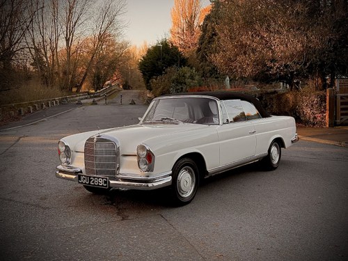 1965 Mercedes-Benz 220SEB Cabriolet W111 In vendita (immagine 24 di 281)