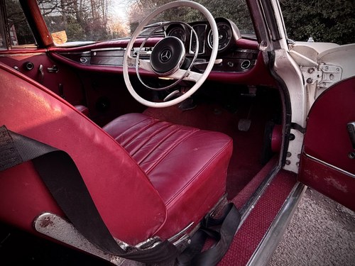 1965 Mercedes-Benz 220SEB Cabriolet W111 In vendita (immagine 125 di 281)