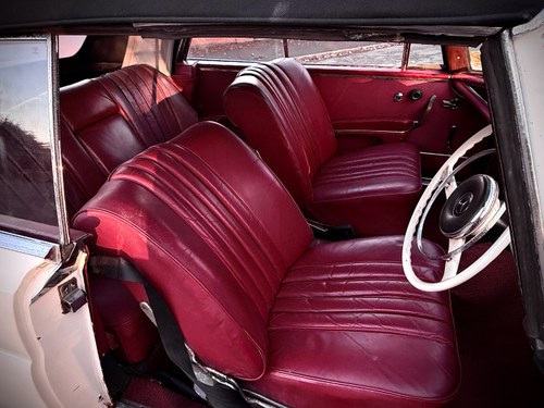 1965 Mercedes-Benz 220SEB Cabriolet W111 In vendita (immagine 126 di 281)