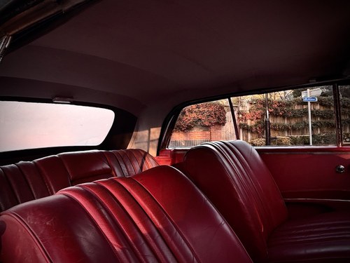 1965 Mercedes-Benz 220SEB Cabriolet W111 In vendita (immagine 130 di 281)