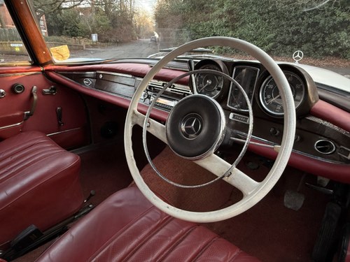 1965 Mercedes-Benz 220SEB Cabriolet W111 In vendita (immagine 136 di 281)