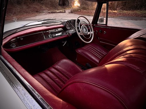 1965 Mercedes-Benz 220SEB Cabriolet W111 In vendita (immagine 153 di 281)