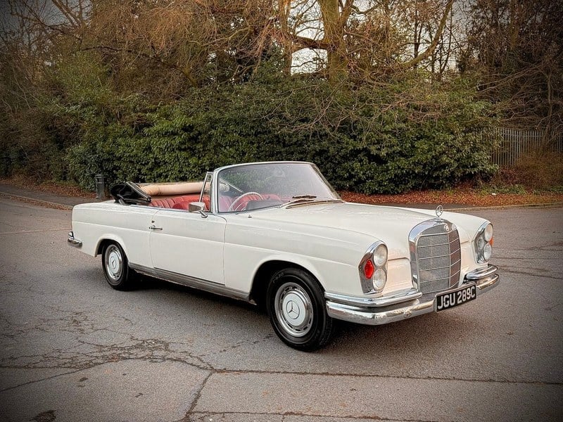 1965 Mercedes-Benz 220SEB Cabriolet W111