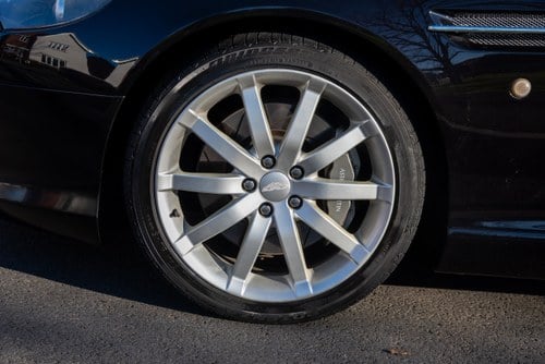 2005 Aston Martin DB9 Te koop (foto 27 van 199)