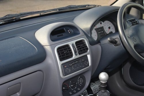 2002 Renault Clio V6 Phase 1 Te koop (foto 34 van 154)