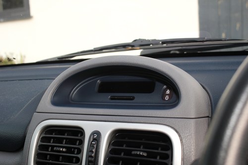 2002 Renault Clio V6 Phase 1 Te koop (foto 64 van 154)