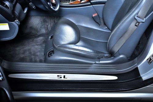 2005 Mercedes-Benz R230 SL500 Convertible 5,0L V8 till salu (bild 40 av 104)