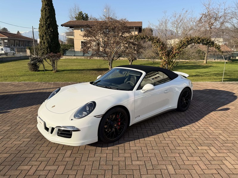 2015 Porsche 911 Carrera 4 GTS 991.1