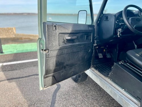 2008 Land Rover Defender 90 TD4 Soft Top with matching Sankey Trailer zum Verkauf (Bild 18 von 140)