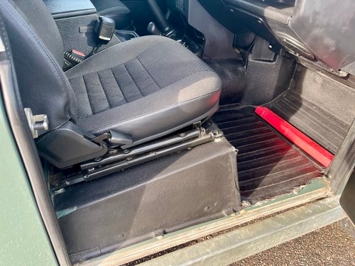 2008 Land Rover Defender 90 TD4 Soft Top with matching Sankey Trailer zum Verkauf (Bild 27 von 140)