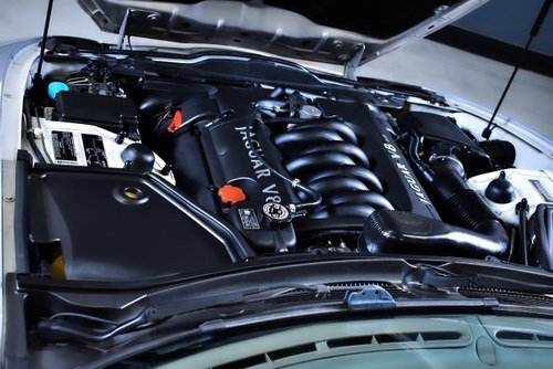 2002 Jaguar XK8 Convertible 4,0L V8 à venda (imagem 99 de 102)