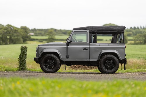 2015 Land Rover Defender 90 Te koop (foto 25 van 192)