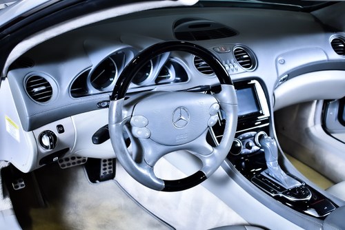 2005 Mercedes-Benz R230 SL600 'Sunroof' Convertible 5,5L V12 "Lorinser" En venta (imagen 43 de 115)