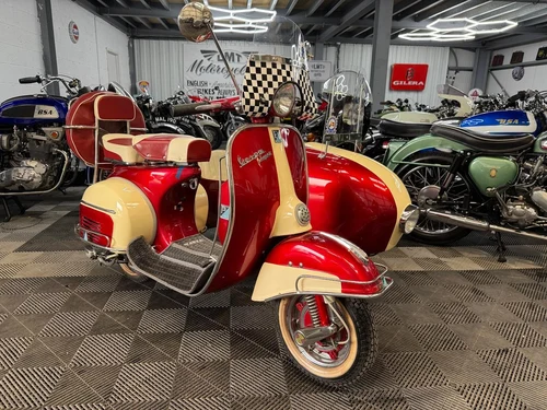 1966 Vespa 150 Super Stunning Italian side car combination Kaufen Bei
