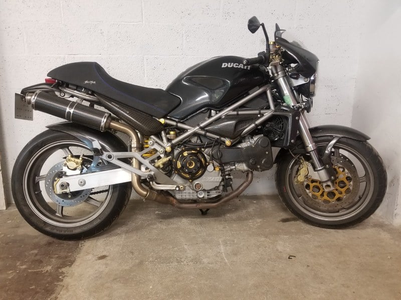 2002 Ducati 916 - 2 2002 Ducati 916 - 2