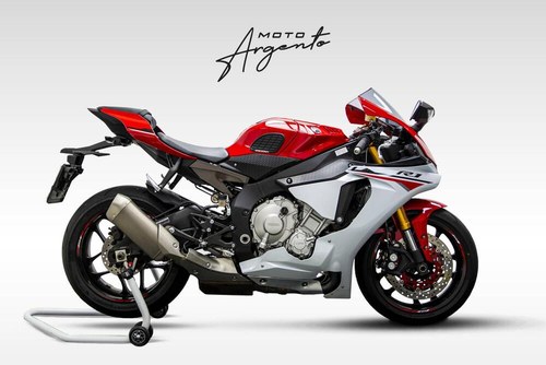 2015 Yamaha YZF R1 À venda