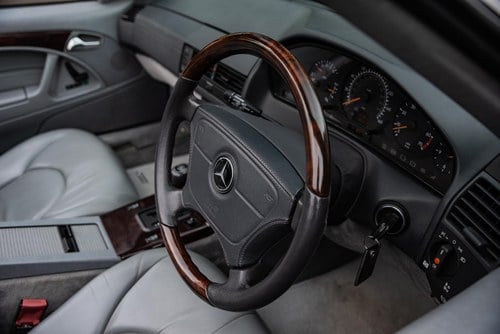 1998 Mercedes-Benz R129 SL500 40th Anniversary Special Edition In vendita (immagine 82 di 273)