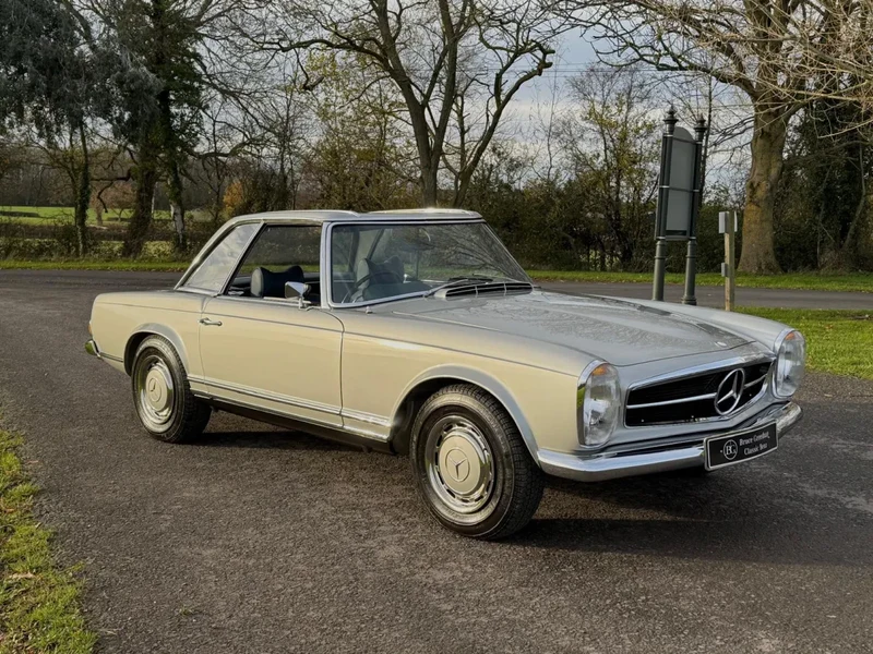 1969 Mercedes SL Class 280 SL Pagoda W113