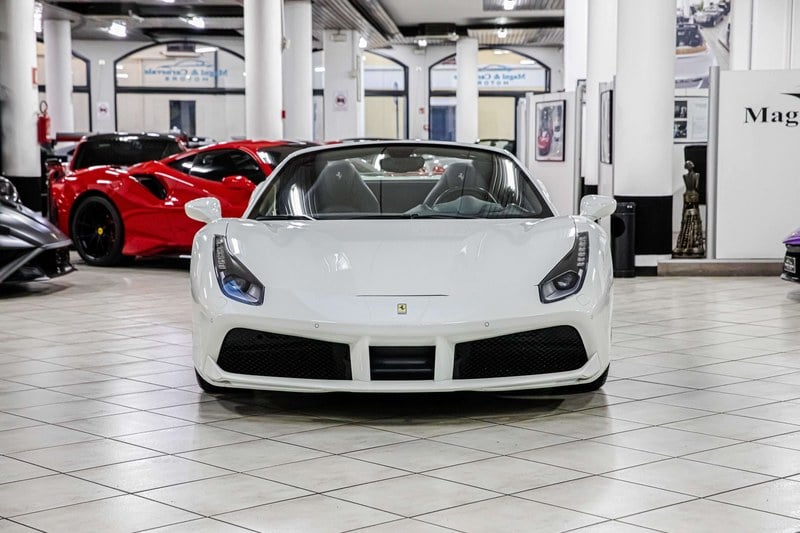 2018 Ferrari 488 - 2 2018 Ferrari 488 - 2