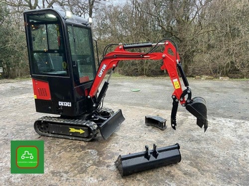CAPTOK NEW 1 ton MINI DIGGER 3 BUCKETS & THUMB GRAB SEE VID SOLD