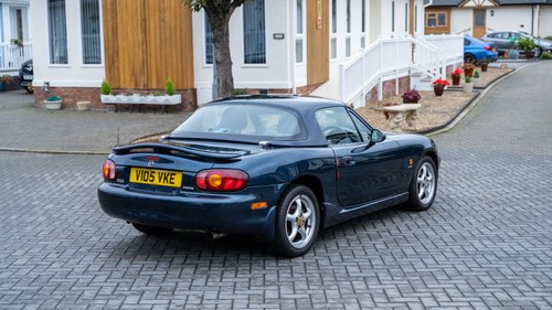 1999 Mazda MX-5 Mk2 Sport + Factory hard top à vendre (picture 8 of 216)