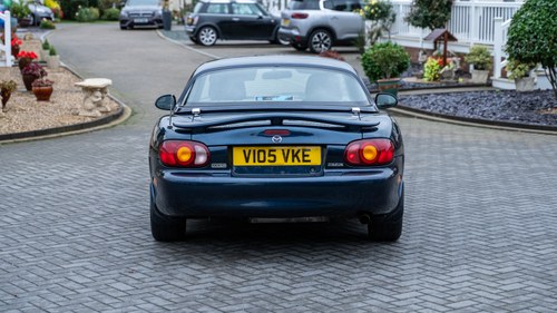 1999 Mazda MX-5 Mk2 Sport + Factory hard top à vendre (picture 11 of 216)