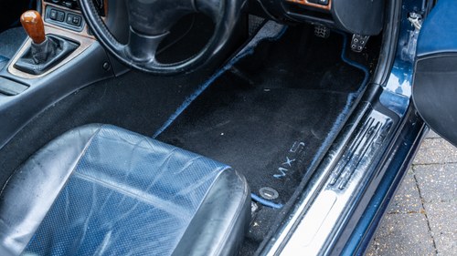 1999 Mazda MX-5 Mk2 Sport + Factory hard top à vendre (picture 22 of 216)