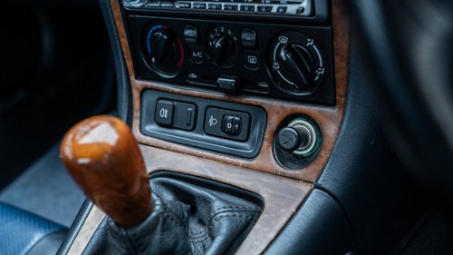 1999 Mazda MX-5 Mk2 Sport + Factory hard top à vendre (picture 35 of 216)