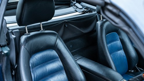 1999 Mazda MX-5 Mk2 Sport + Factory hard top à vendre (picture 62 of 216)